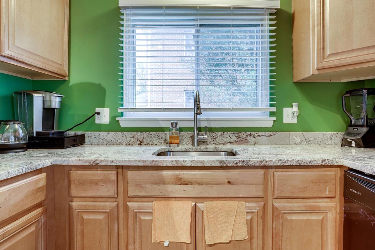 Escape To Our Cozy 3 Bed Rm 2 Bath Unit In Alexandria Va Villa Buitenkant foto