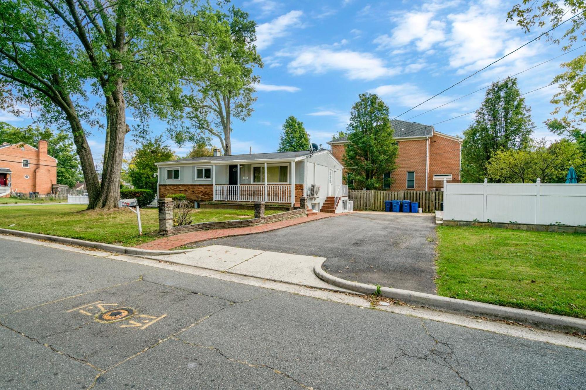 Escape To Our Cozy 3 Bed Rm 2 Bath Unit In Alexandria Va Villa Buitenkant foto